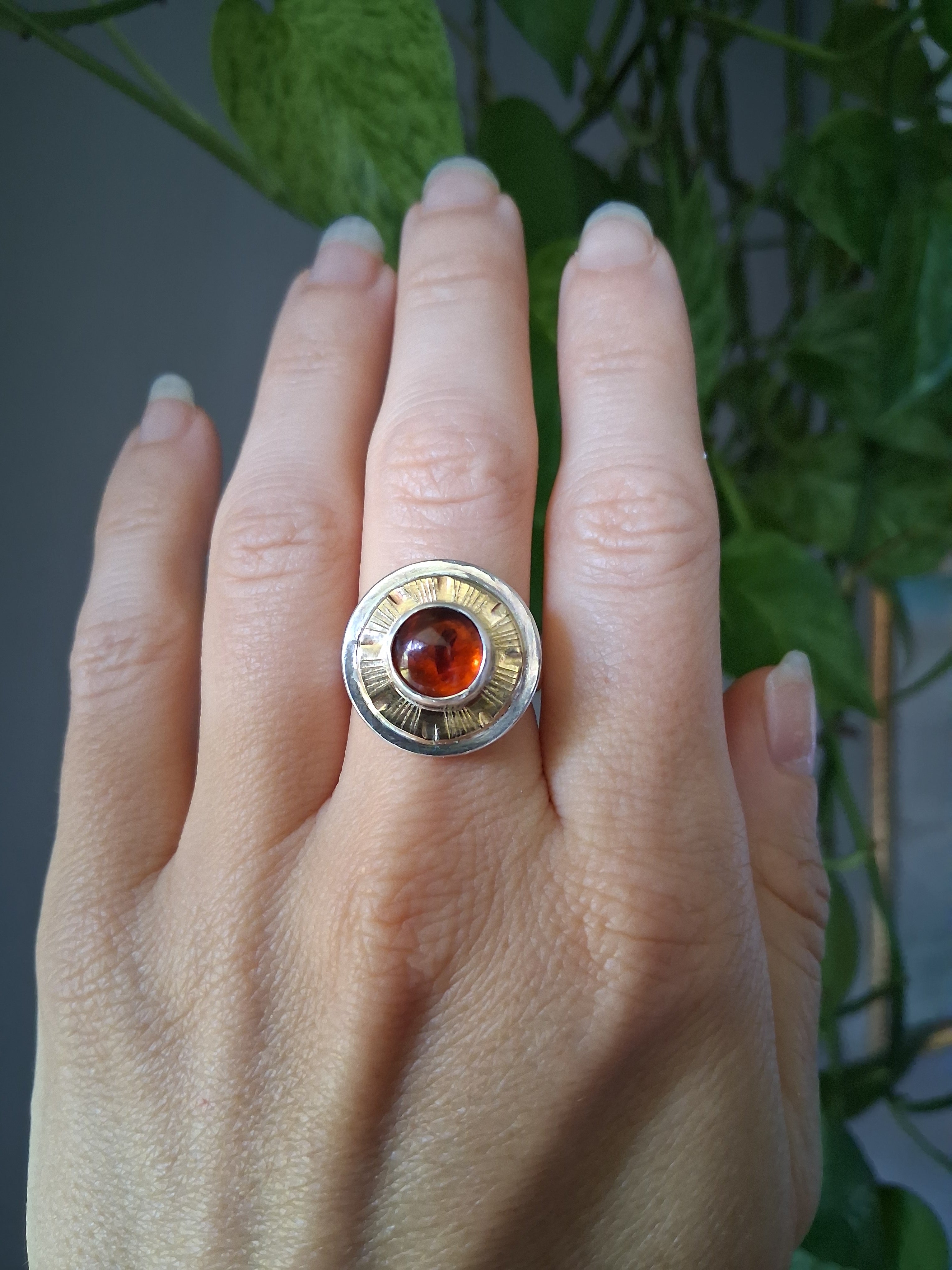 Inner Compass Empower-Ring - Baltic Amber Harvest Moon